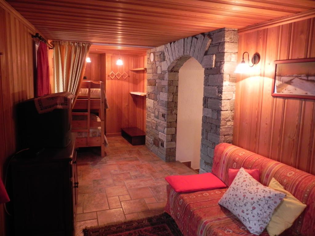 Le Vieux Rascard Chambres D'Hotes Champoluc Pokój zdjęcie