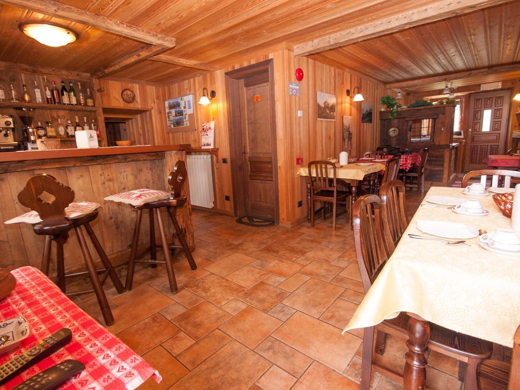 Le Vieux Rascard Chambres D'Hotes Champoluc Zewnętrze zdjęcie