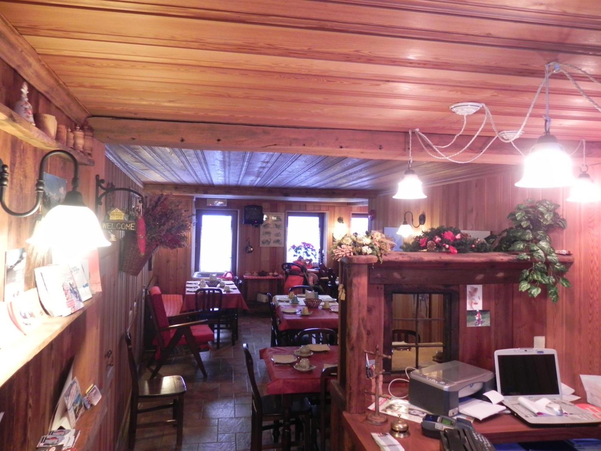 Le Vieux Rascard Chambres D'Hotes Champoluc Zewnętrze zdjęcie
