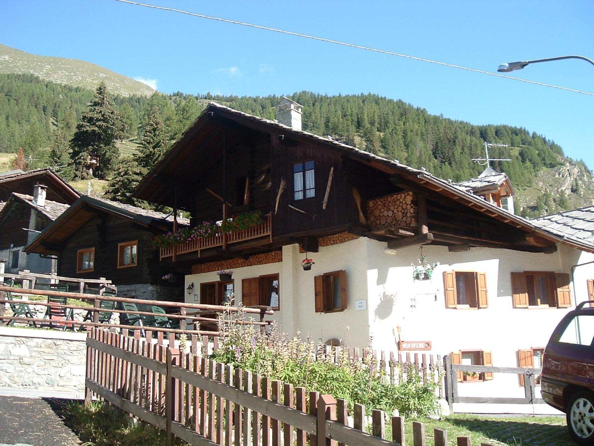 Le Vieux Rascard Chambres D'Hotes Champoluc Zewnętrze zdjęcie