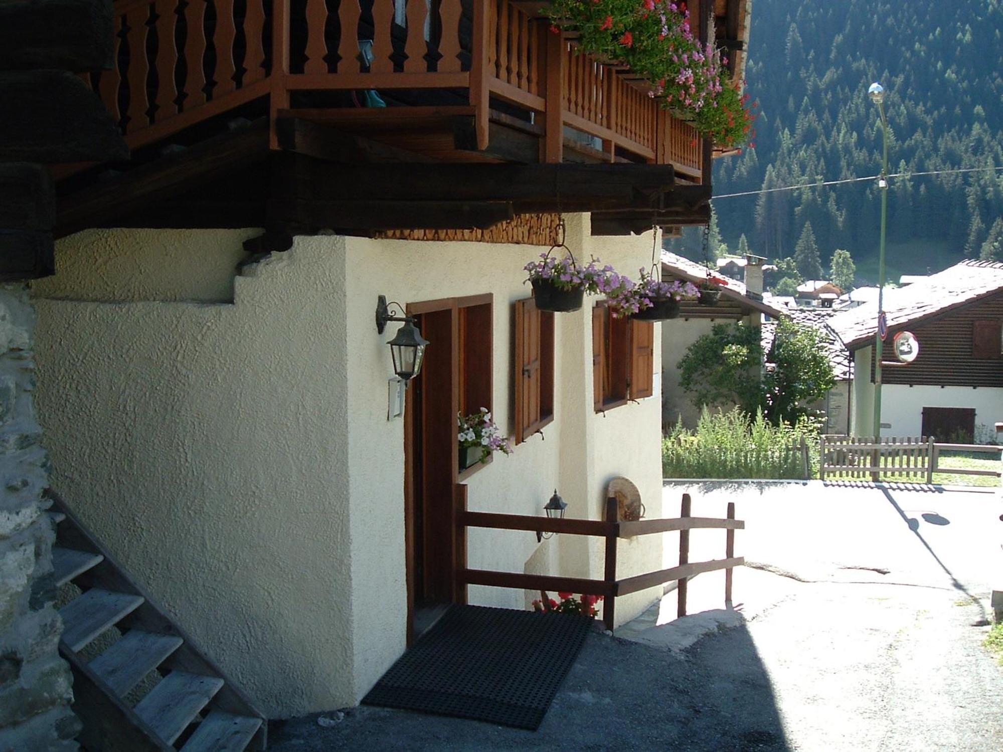 Le Vieux Rascard Chambres D'Hotes Champoluc Zewnętrze zdjęcie