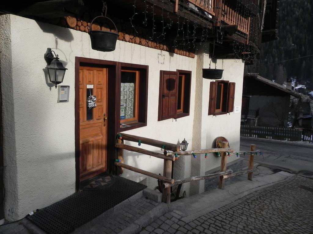 Le Vieux Rascard Chambres D'Hotes Champoluc Zewnętrze zdjęcie